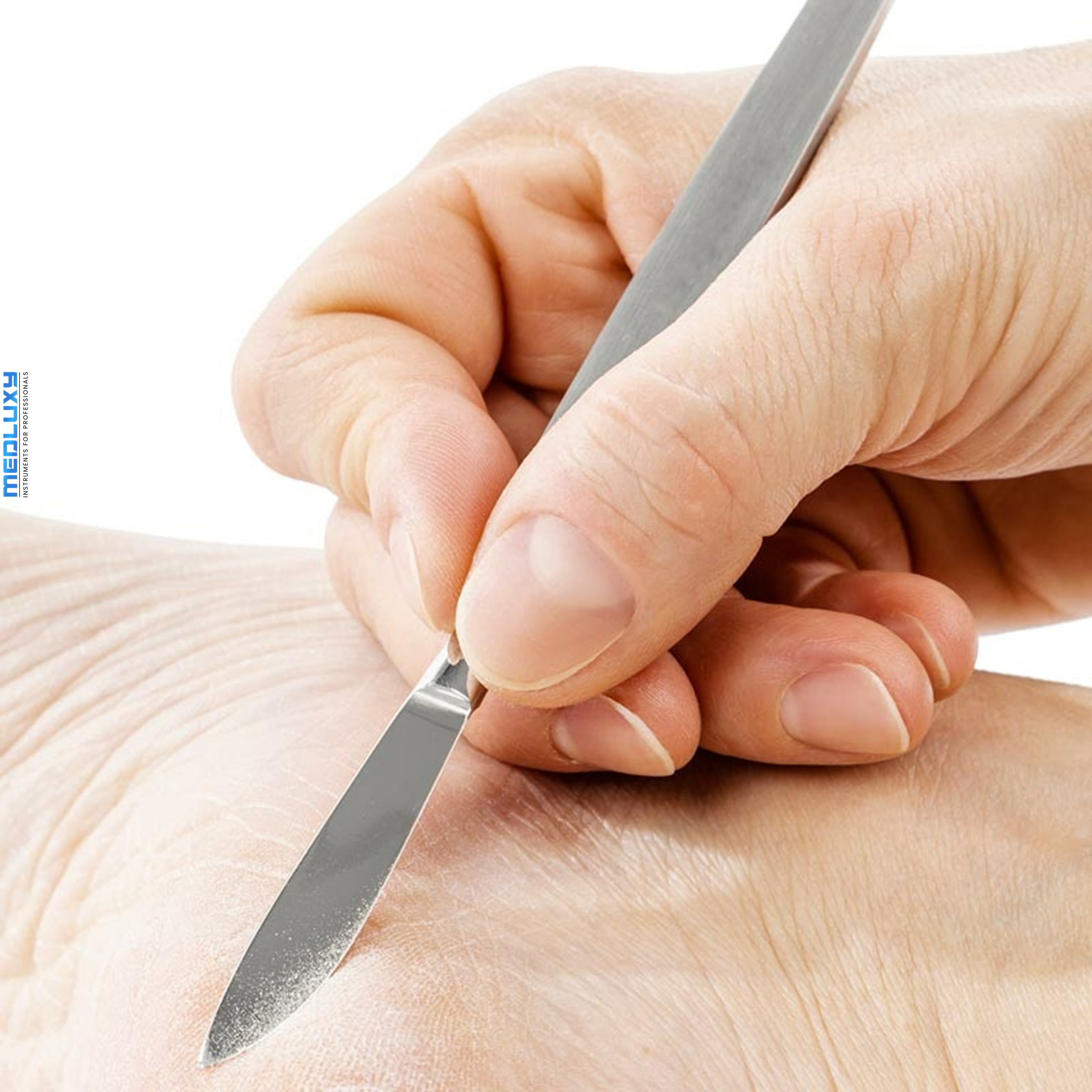 Medluxy - Pedicure Eeltschraper - Scalpel - 15.5 cm - RVS - (eeltmes, callus eelt verwijderaar, eeltschaaf, scalpel) [MP0476]