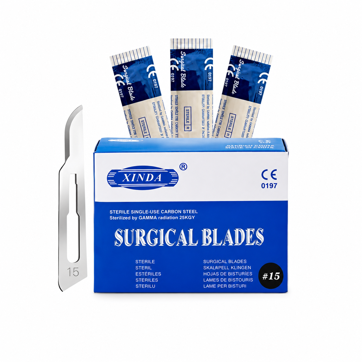 Doos met 100 Xinda Surgical Blades nummer 15 van carbon stainless steel, per stuk steriel verpakt in aluminiumfolie.